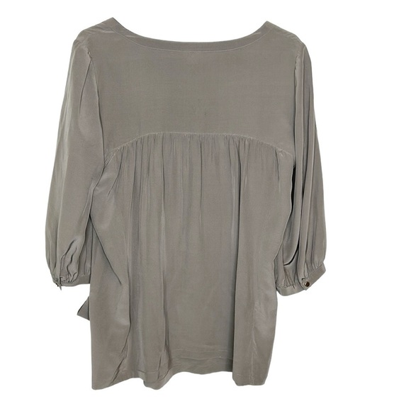 Aritzia Wilfred Silk Blouse Pleated with Button detail and pockets Size‎ Medium - Picture 2 of 5
